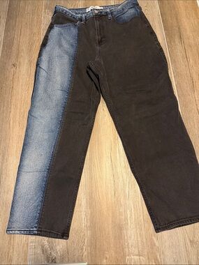 Hollister Curvy High Rise Vintage Straight Two-Tone Black and Blue Jeans